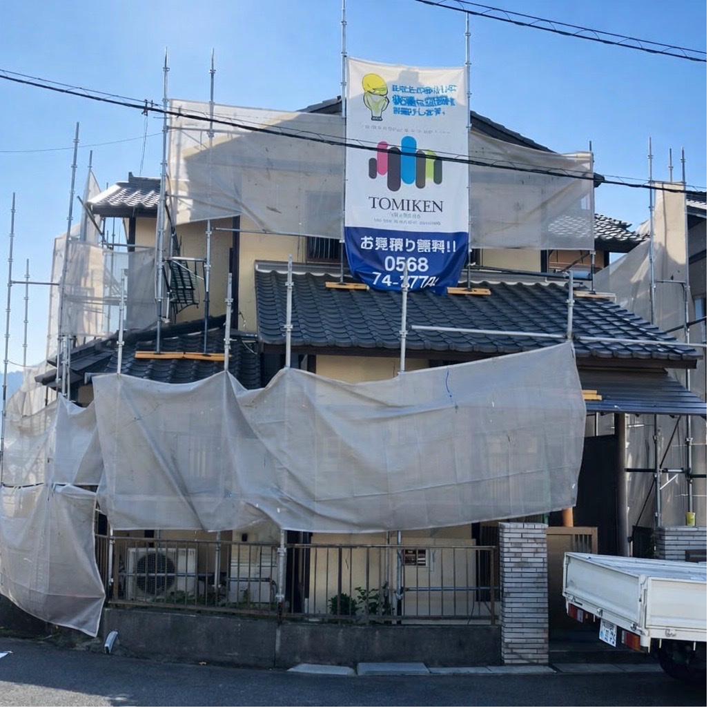 富建の施工現場 小牧市での外壁工事